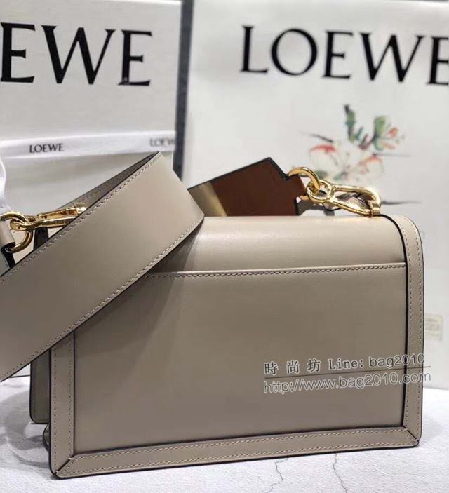 LOEWE新款包包 羅意威Barcelona雙肩帶三角包 羅意威小挎包 10157  tcl1303
